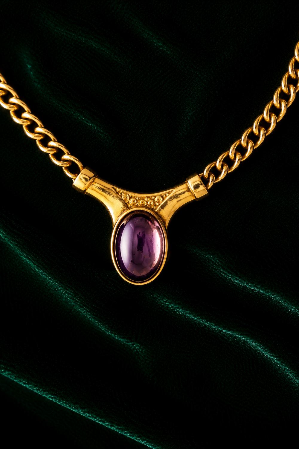 Vintage Gold-Tone Chain Necklace with Stone Detail