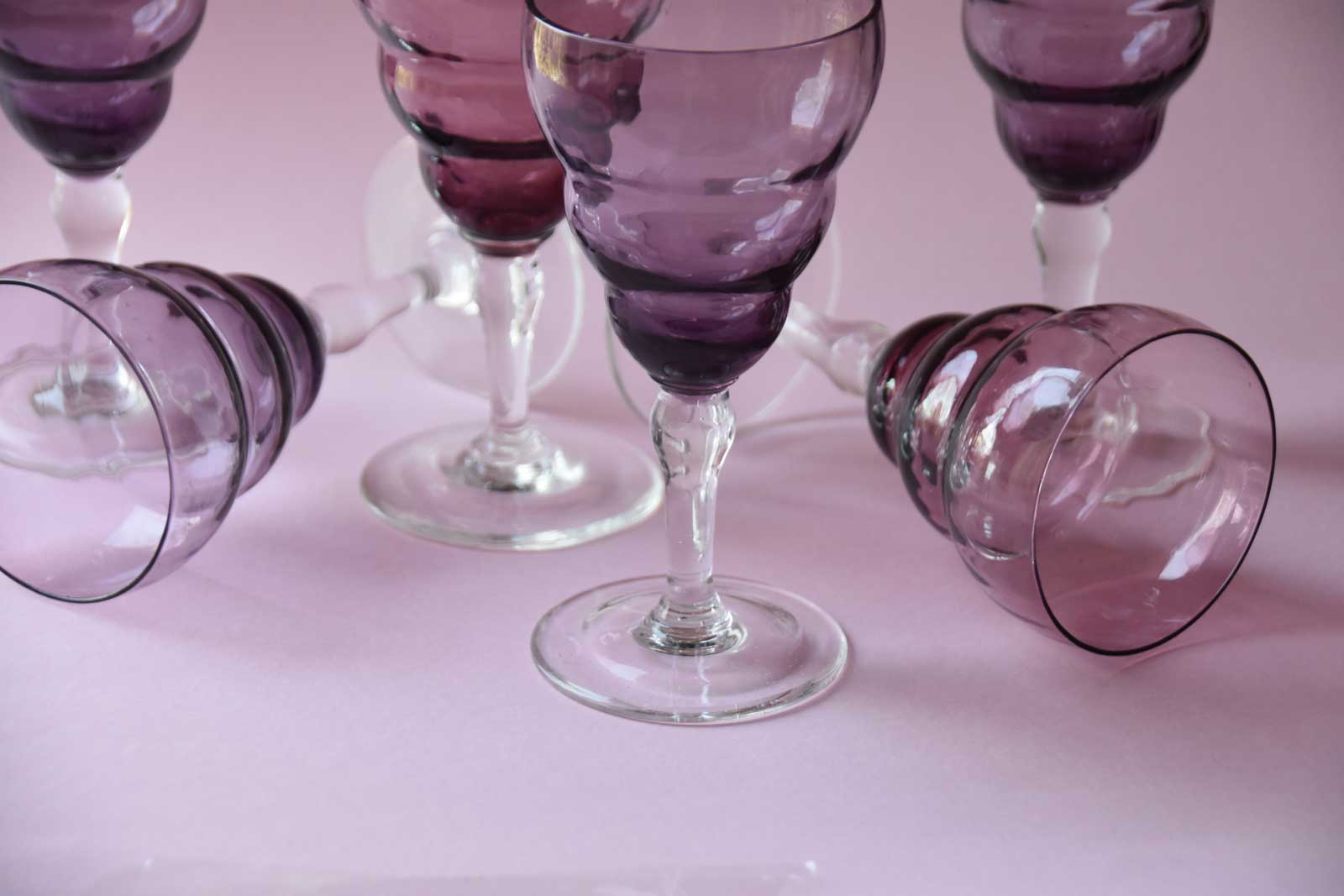 70S STYLE PURPLE WINE GLASSES