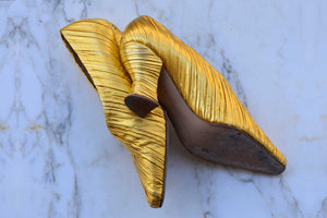 RARE BOTTEGA VENETA GOLD ALMONT PUMP