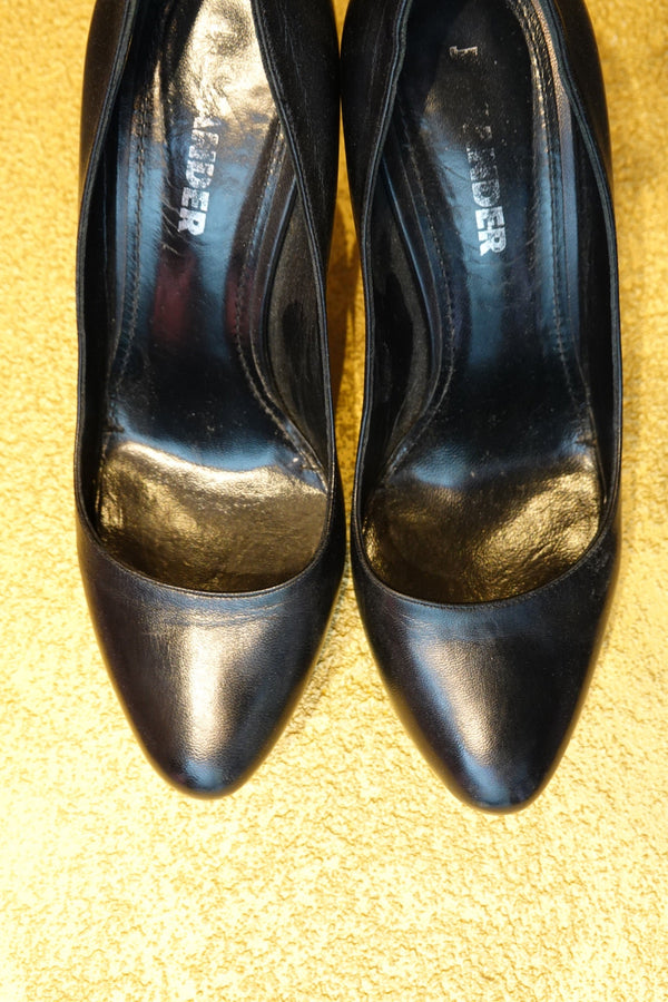 Black Pointed Leather Pumps