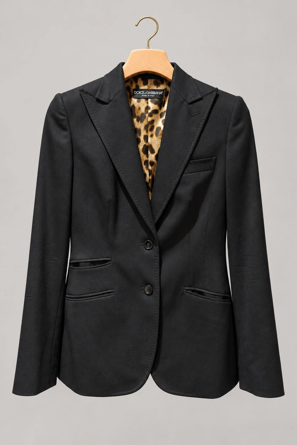Dolce & Gabbana fitted black blazer styled-front