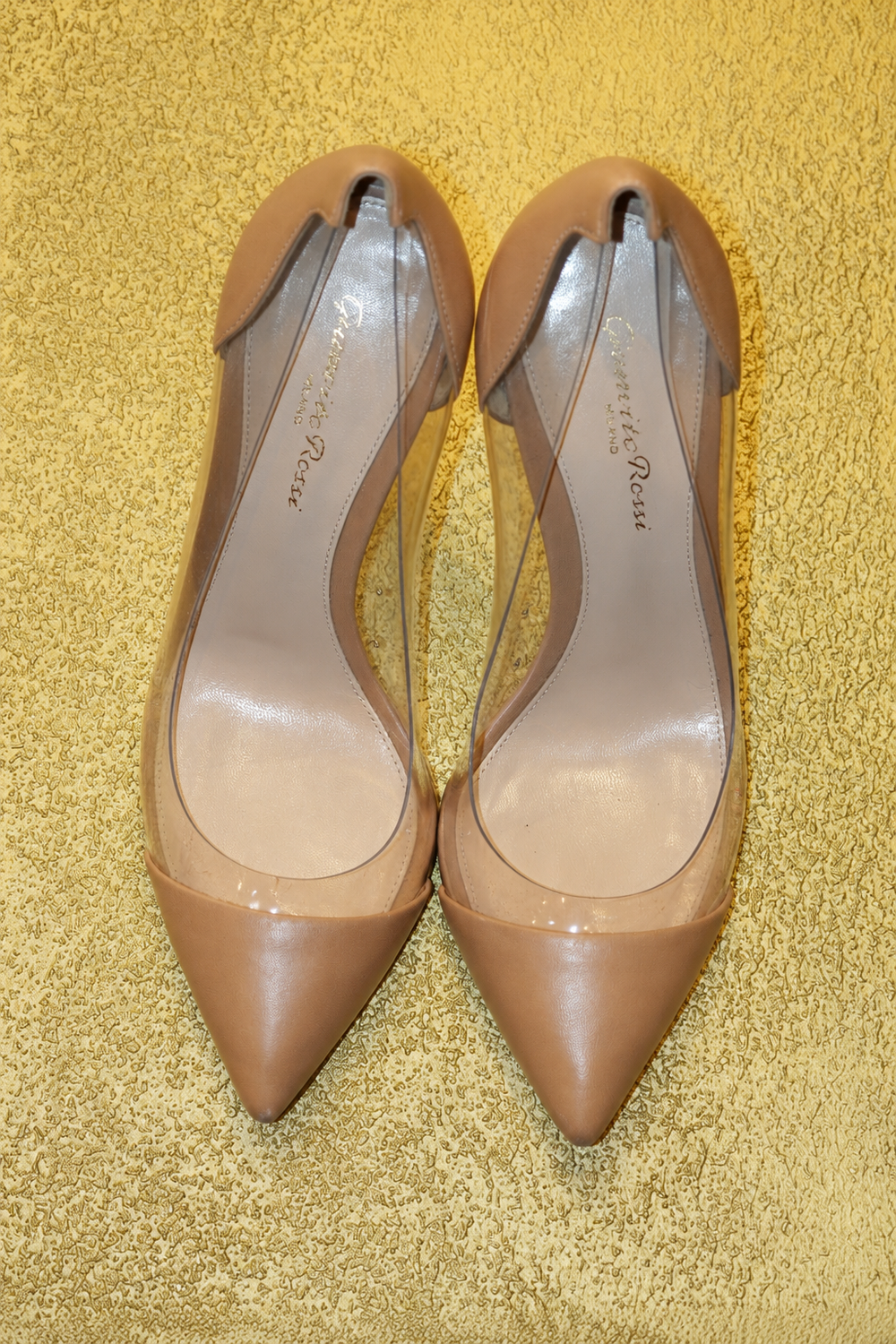 Gianvito Rossi nude transparent pumps - vertical photograph 6001