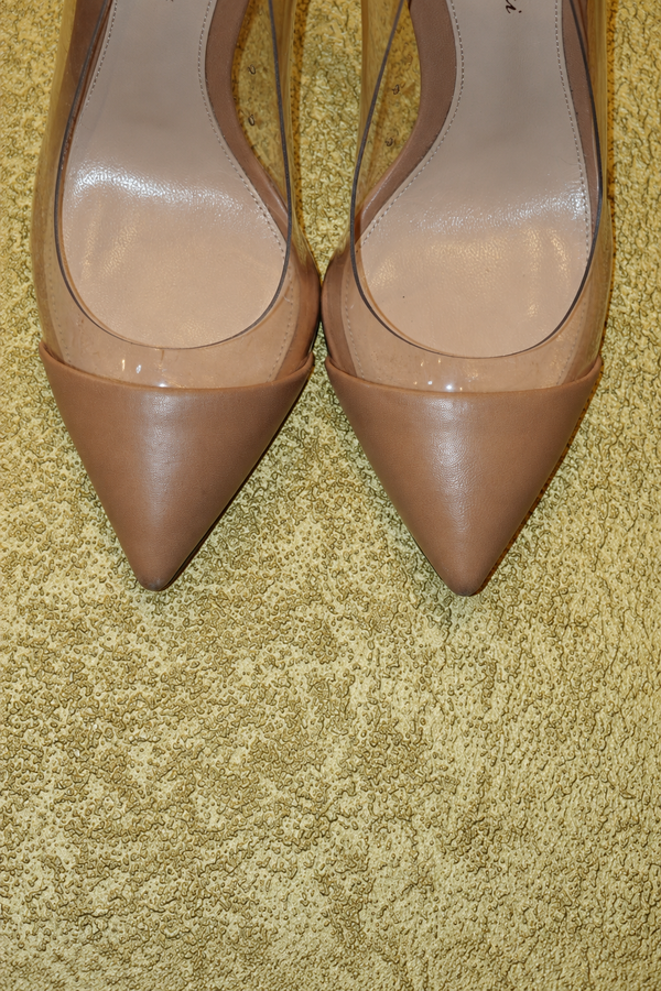 Gianvito Rossi nude transparent pumps - vertical photograph 6002