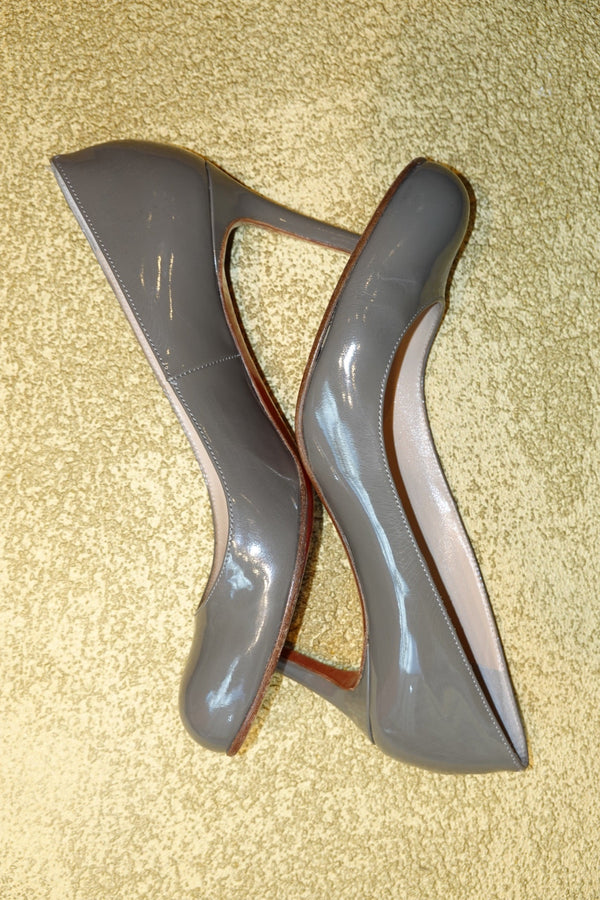 Grey Patent Pointed Pumps