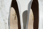 Load image into Gallery viewer, CHANEL VINTAGE WHITE LEATHER PUMPS
