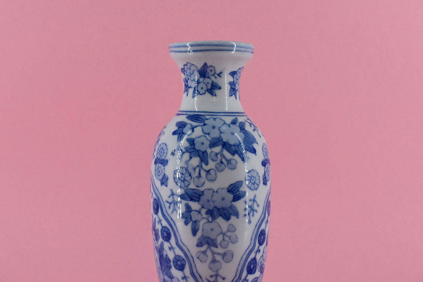 PORCELAIN LOBED FLOWER VASE