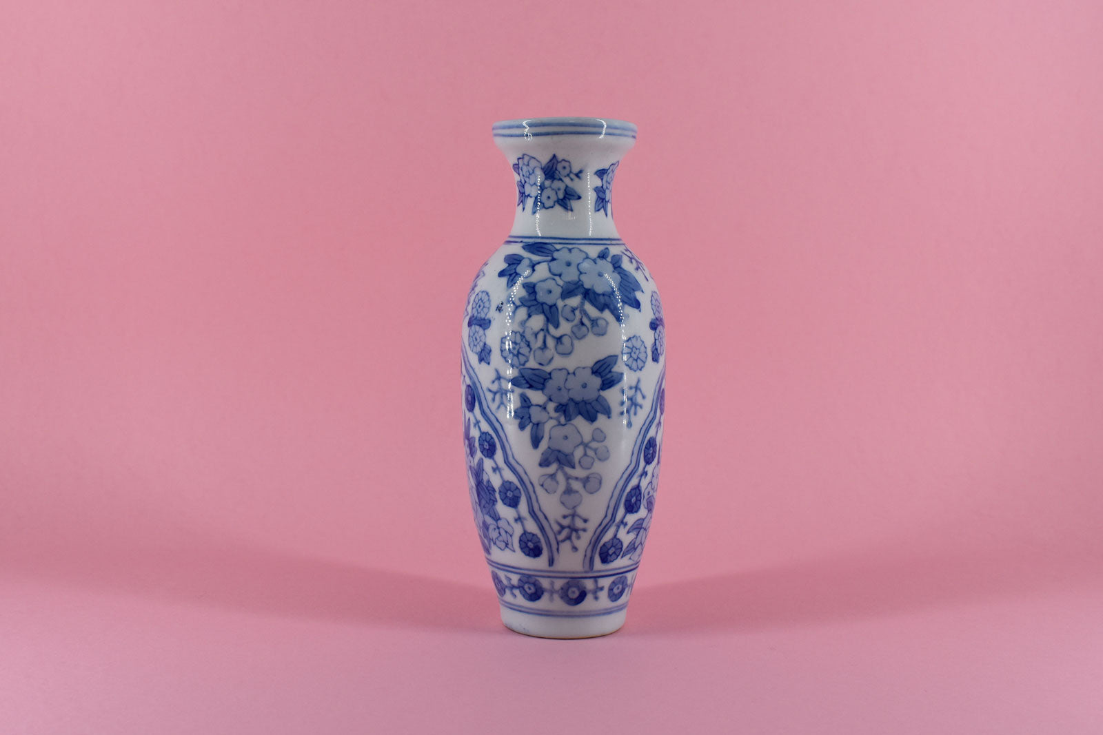 PORCELAIN LOBED FLOWER VASE